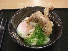 かなり夜遅かったので、「はなまるうどん」くらいしかやっていなかった。味はそれなりにおいしい。