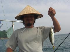 今日もいいサイズのアジが釣れるな〜☆