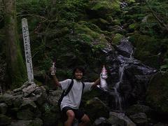 川になる前の「四万十水」をいっただきぃ〜!