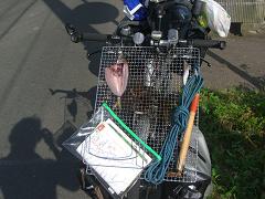 見た目はかなり笑えるけど、このアミ装備が大活躍☆アジの開きが、おいしいアジの干物となり保存食になる♪
