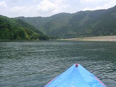 四万十川は流れがとても緩やかなので、上りでもスイスイ進んでいく。
