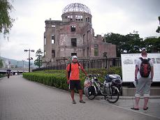 じっくり見ると、原爆の恐ろしさがよく伝わってくる。